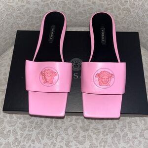 Versace La Medusa Baby Pink Leather Slides